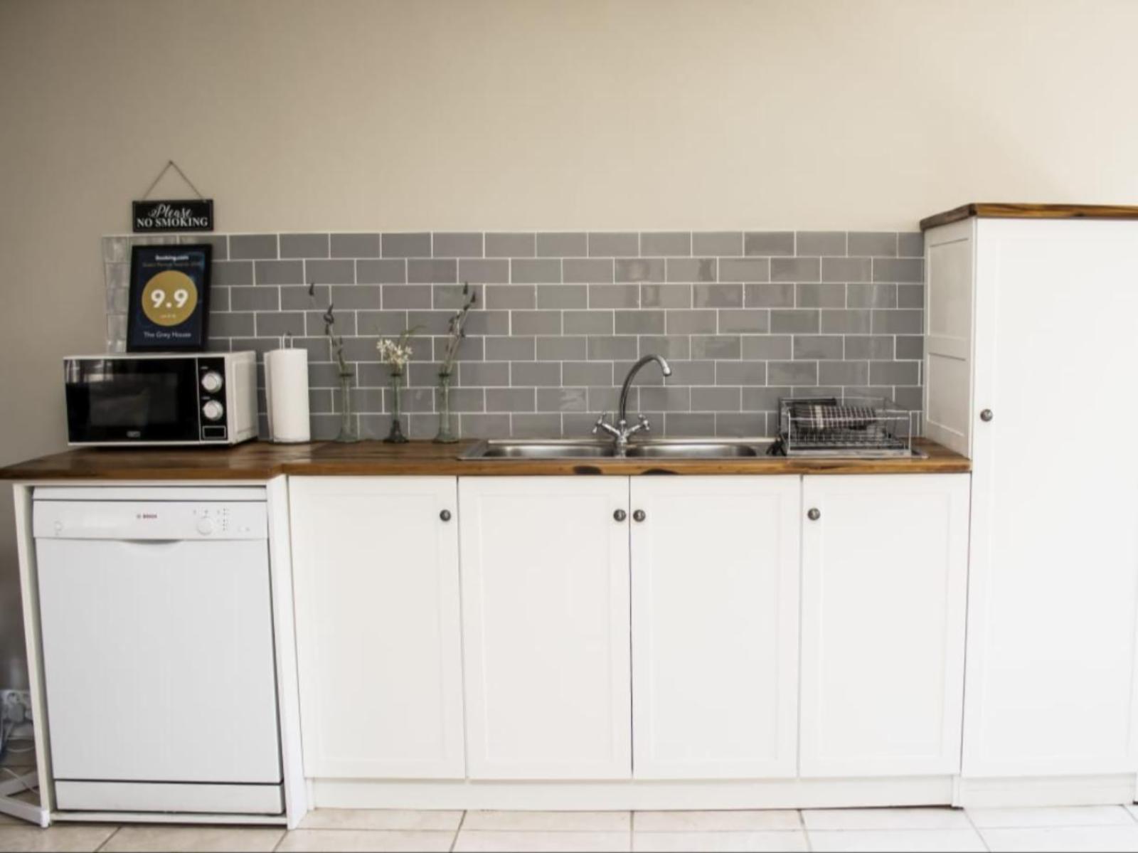 Room 1 — Kitchenette