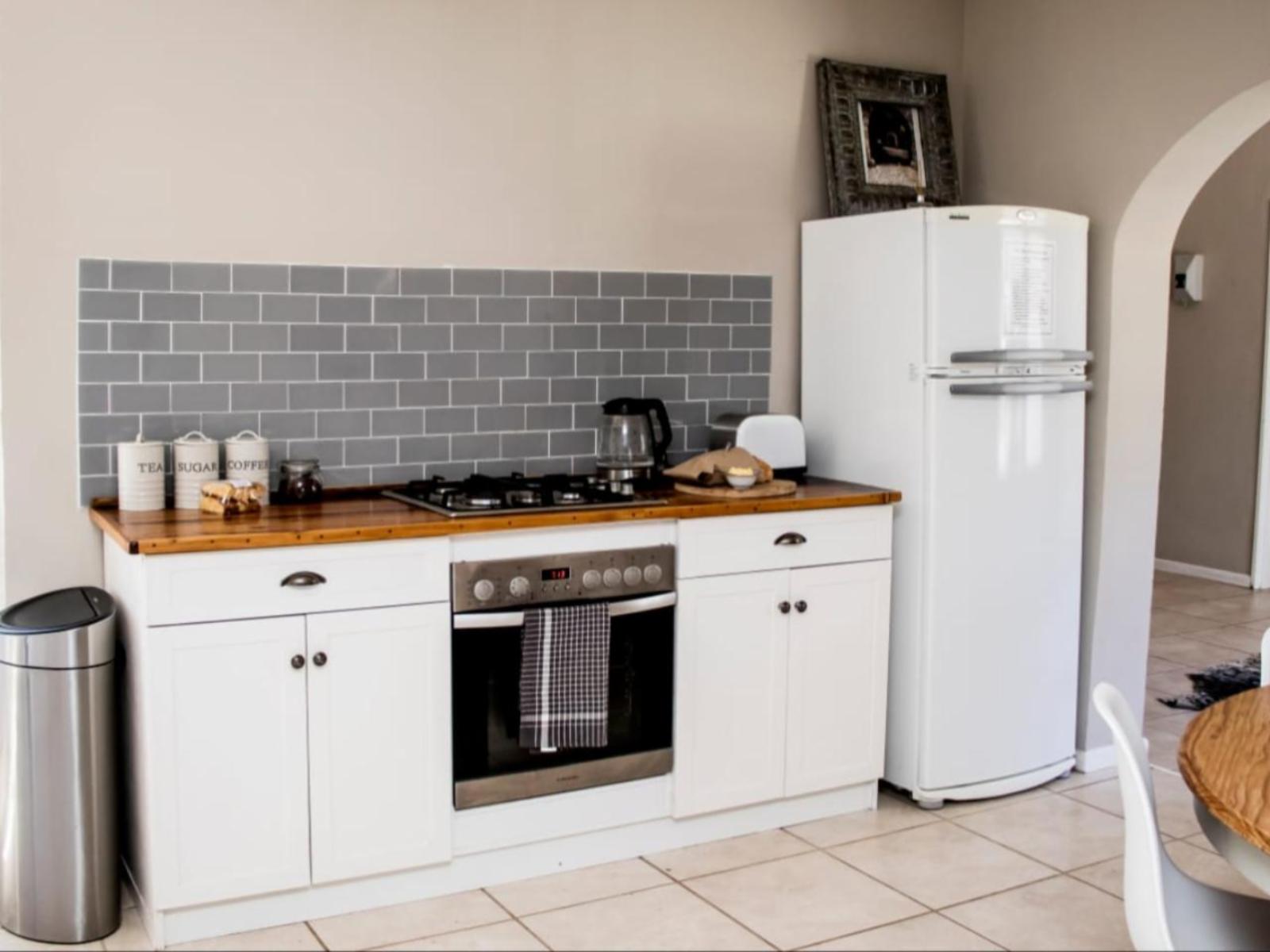 Room 1 — Kitchenette