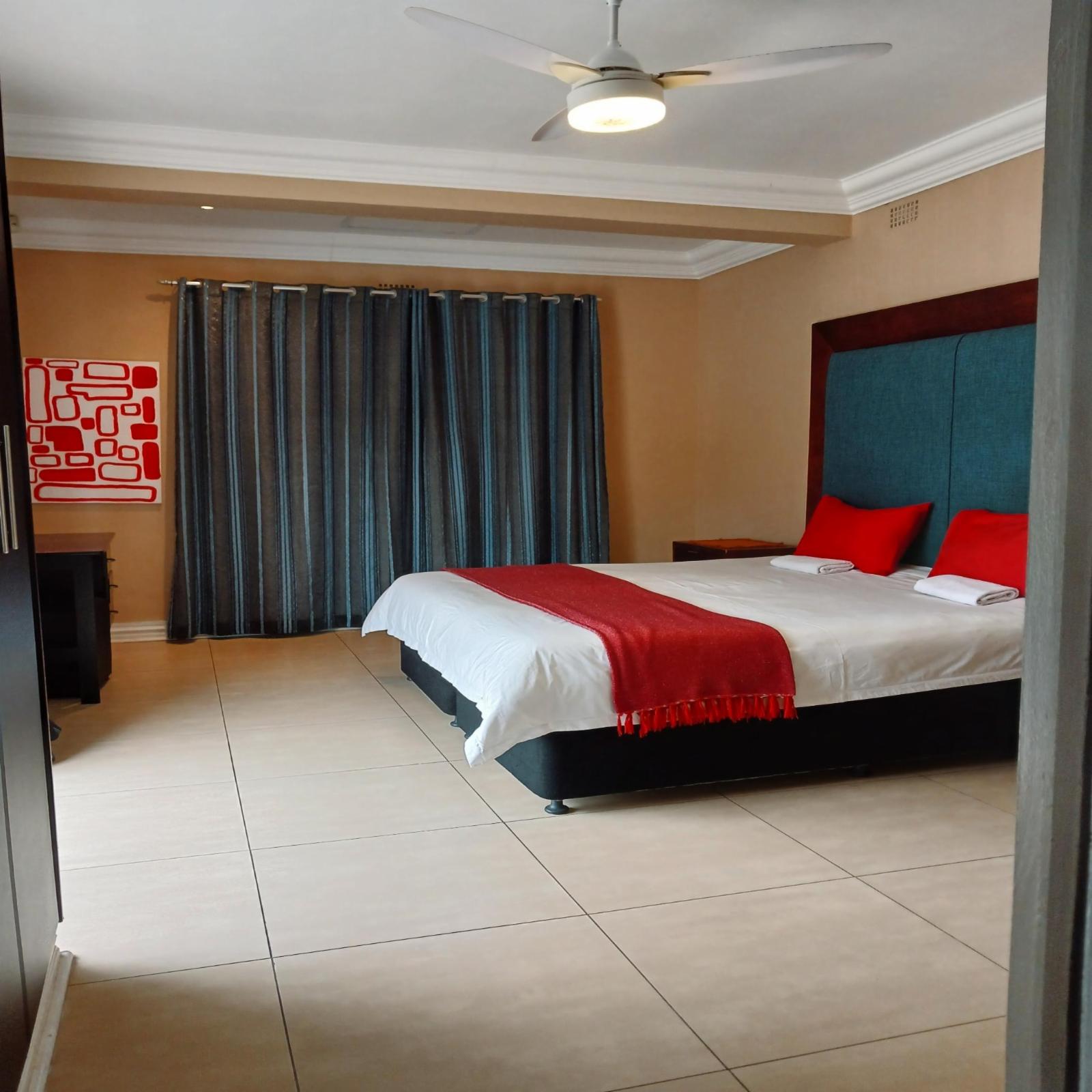Room 3 — Photo of the whole room
