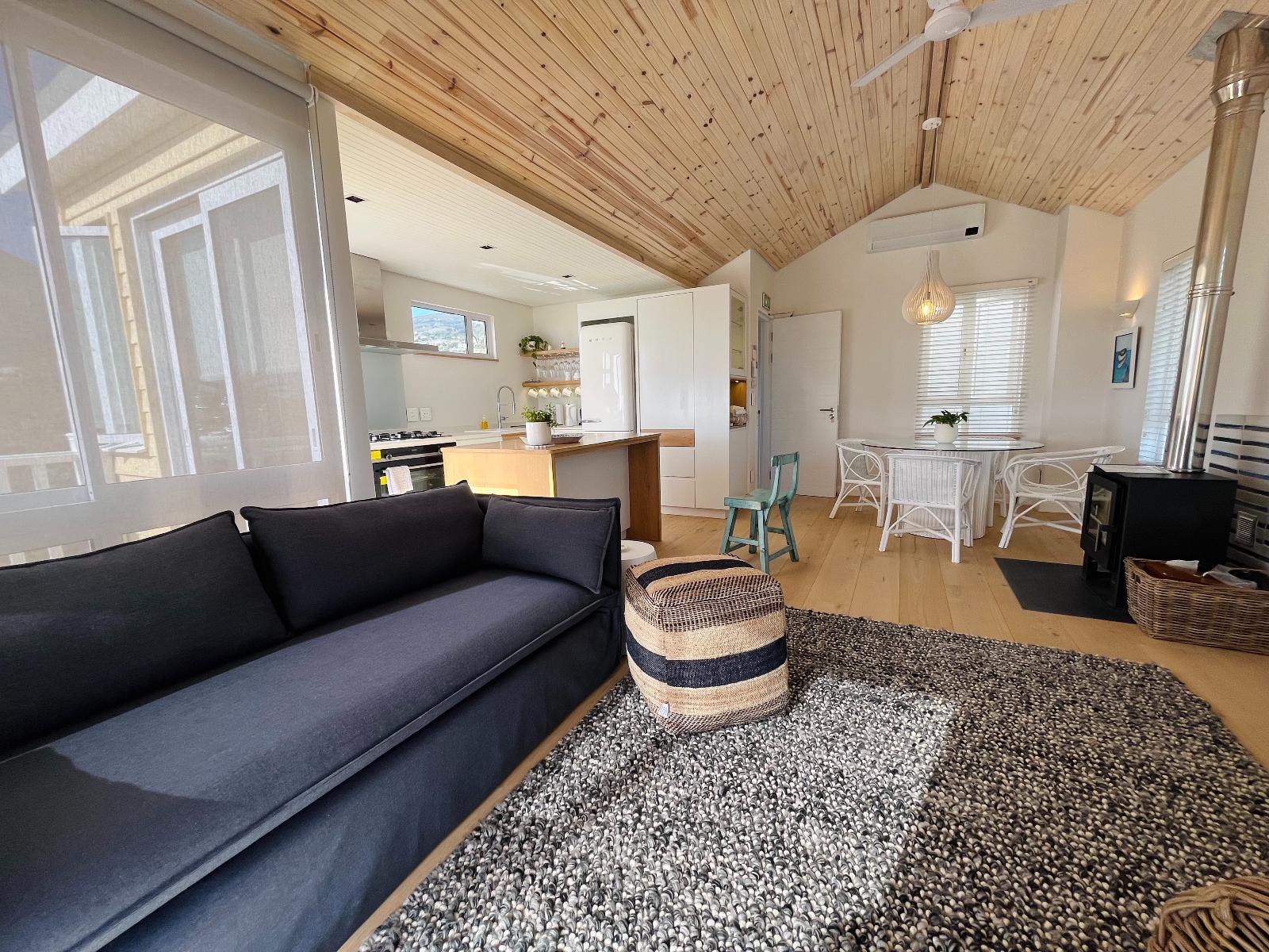 Room 2 — Lounge or bar