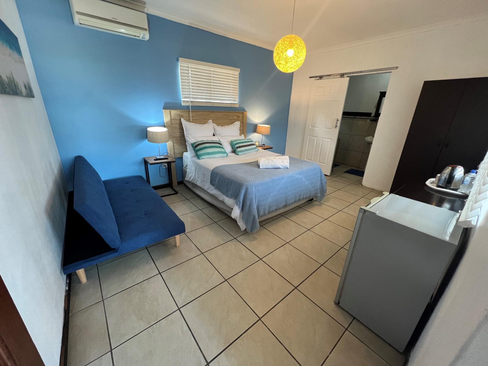 Room 2 — Photo of the whole room