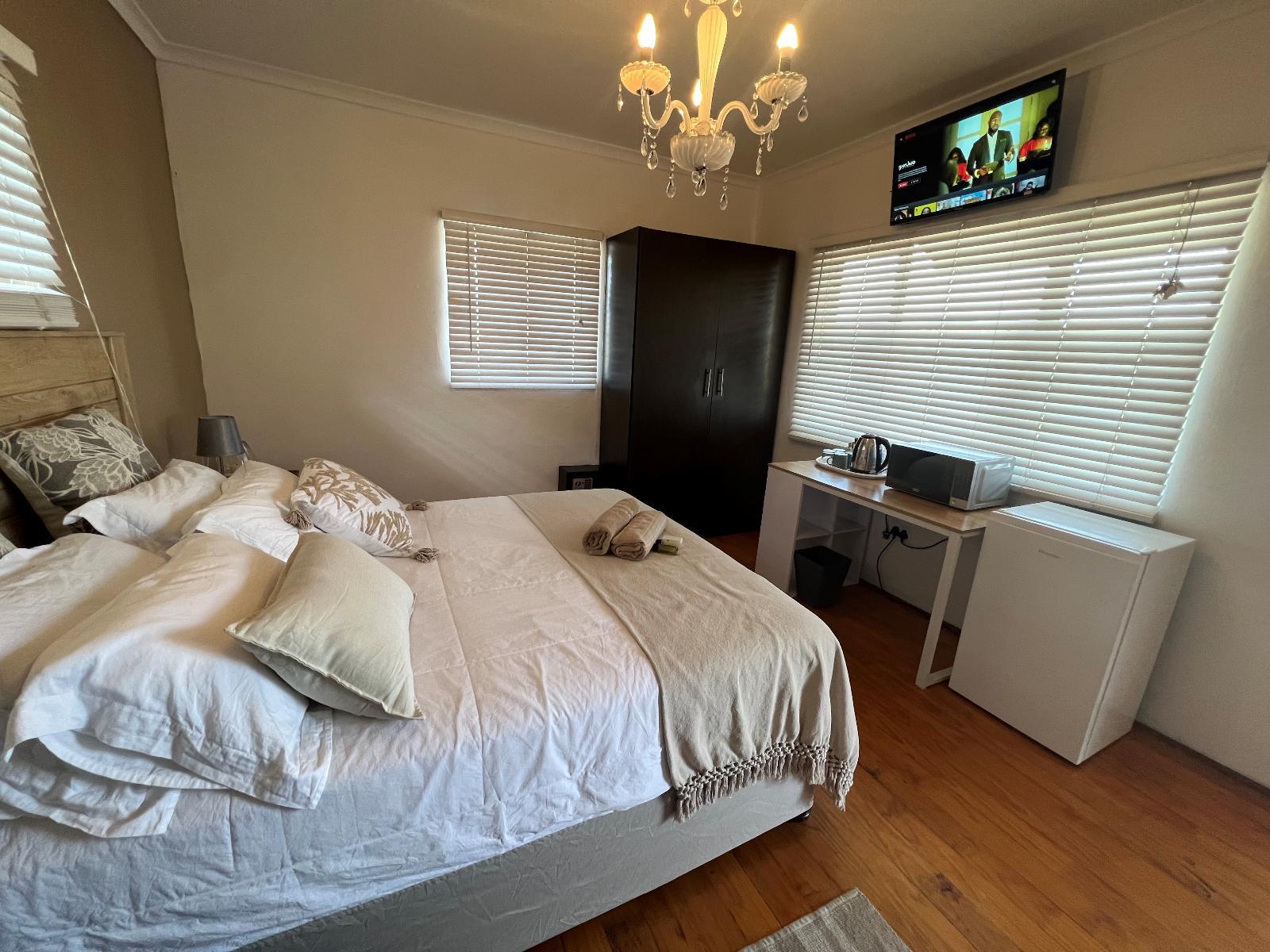 Room 1 — Photo of the whole room