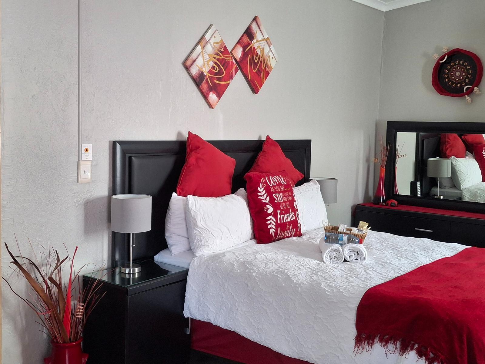Room 1 — Photo of the whole room