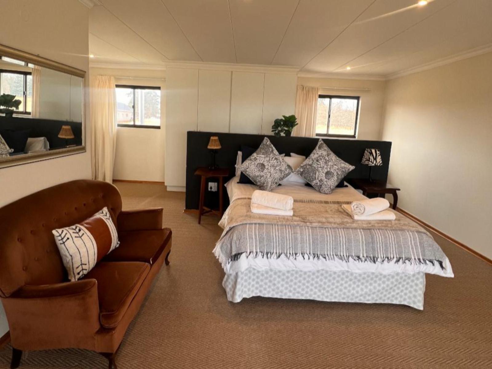 Room 2 — Photo of the whole room