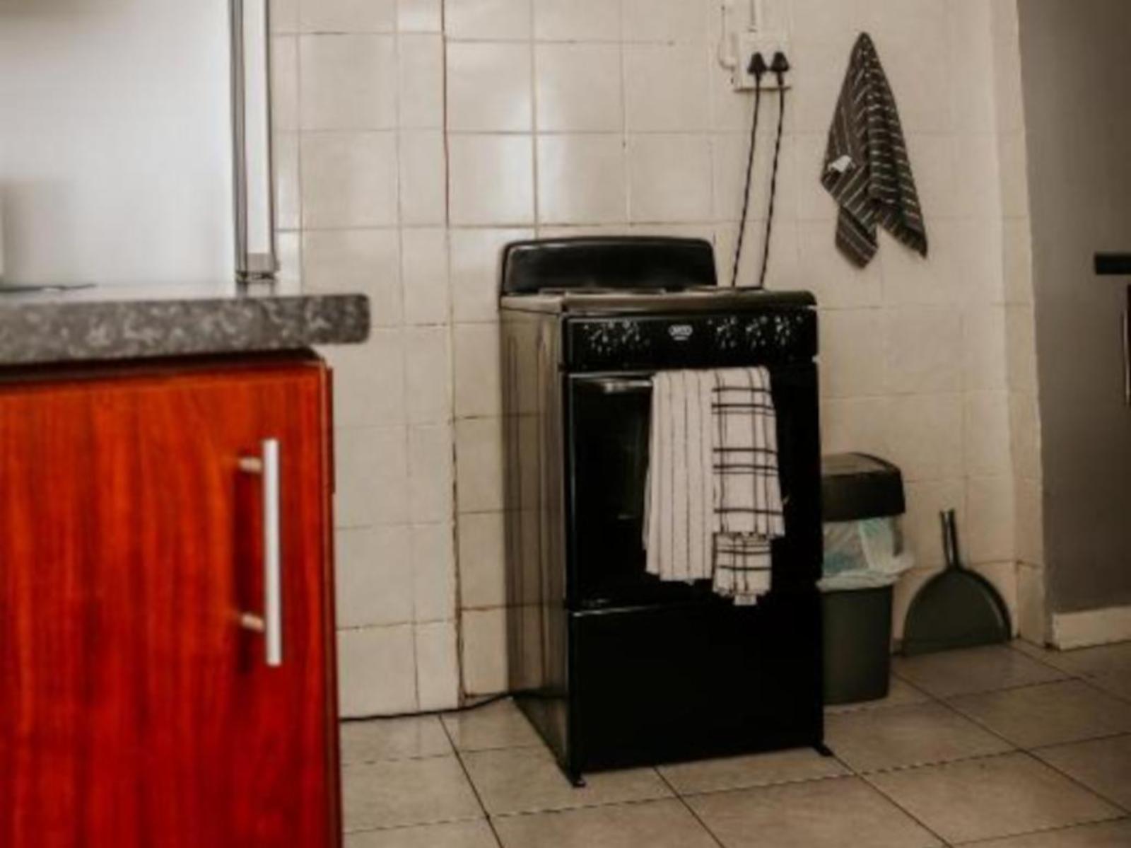 Room 4 — Kitchenette