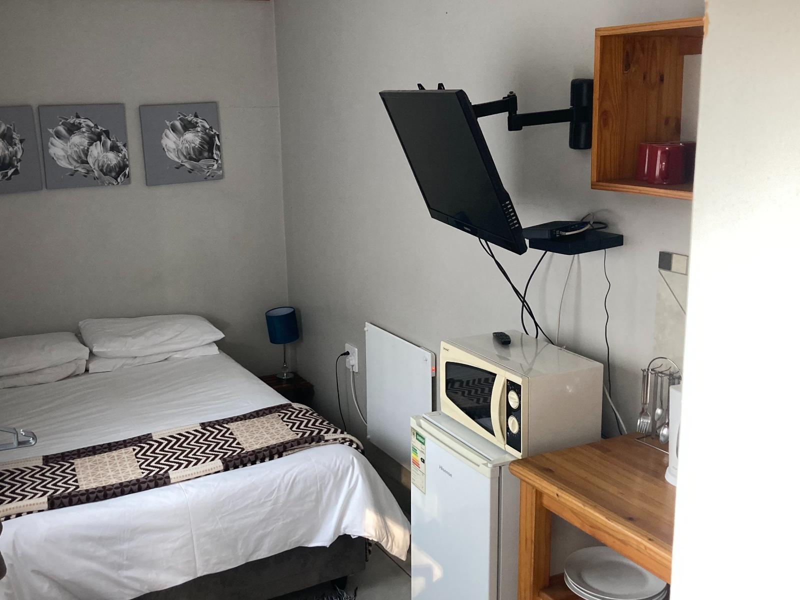 Room 2 — Photo of the whole room