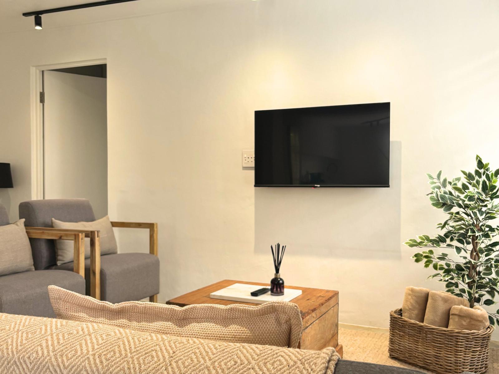 Room 1 — TV and multimedia