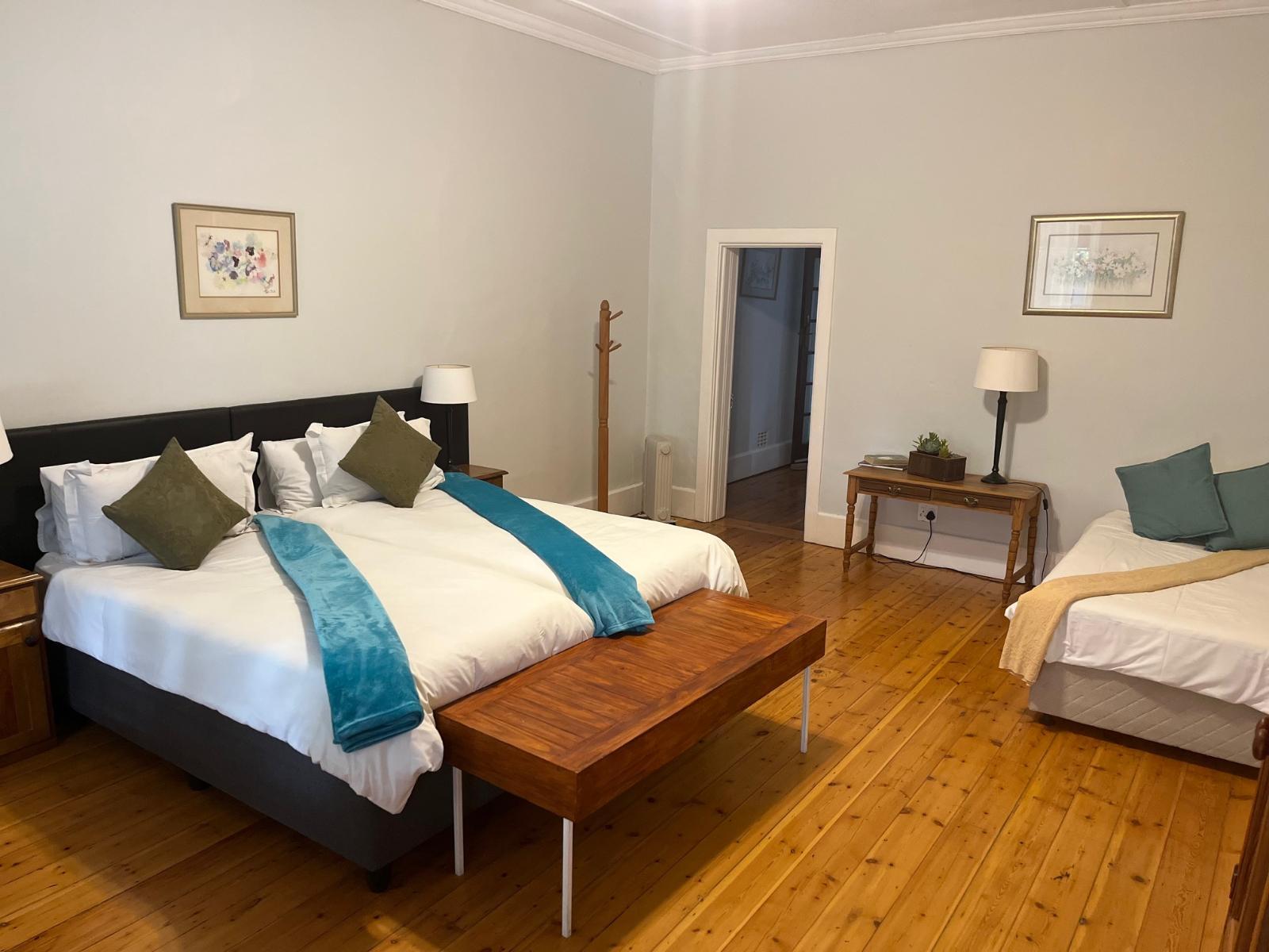 Room 6 — Photo of the whole room