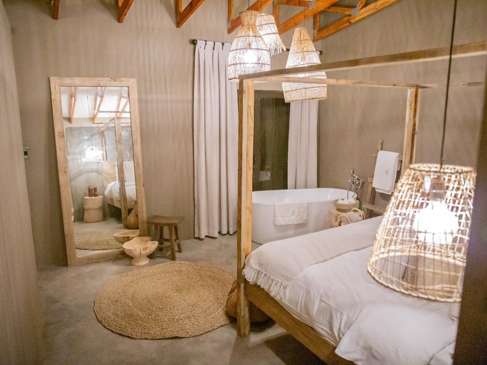 Room 1 — Photo of the whole room