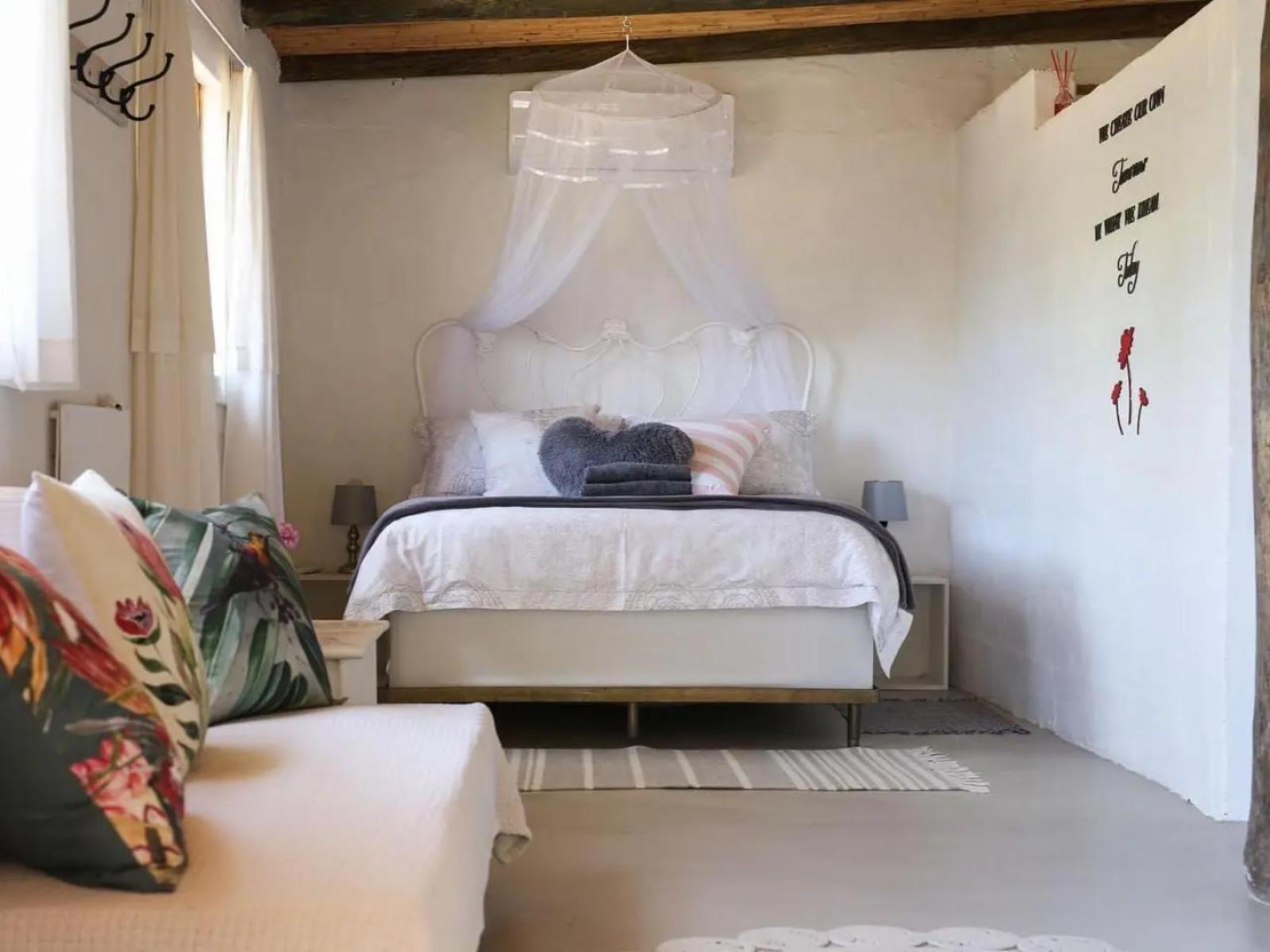 Room 1 — Photo of the whole room