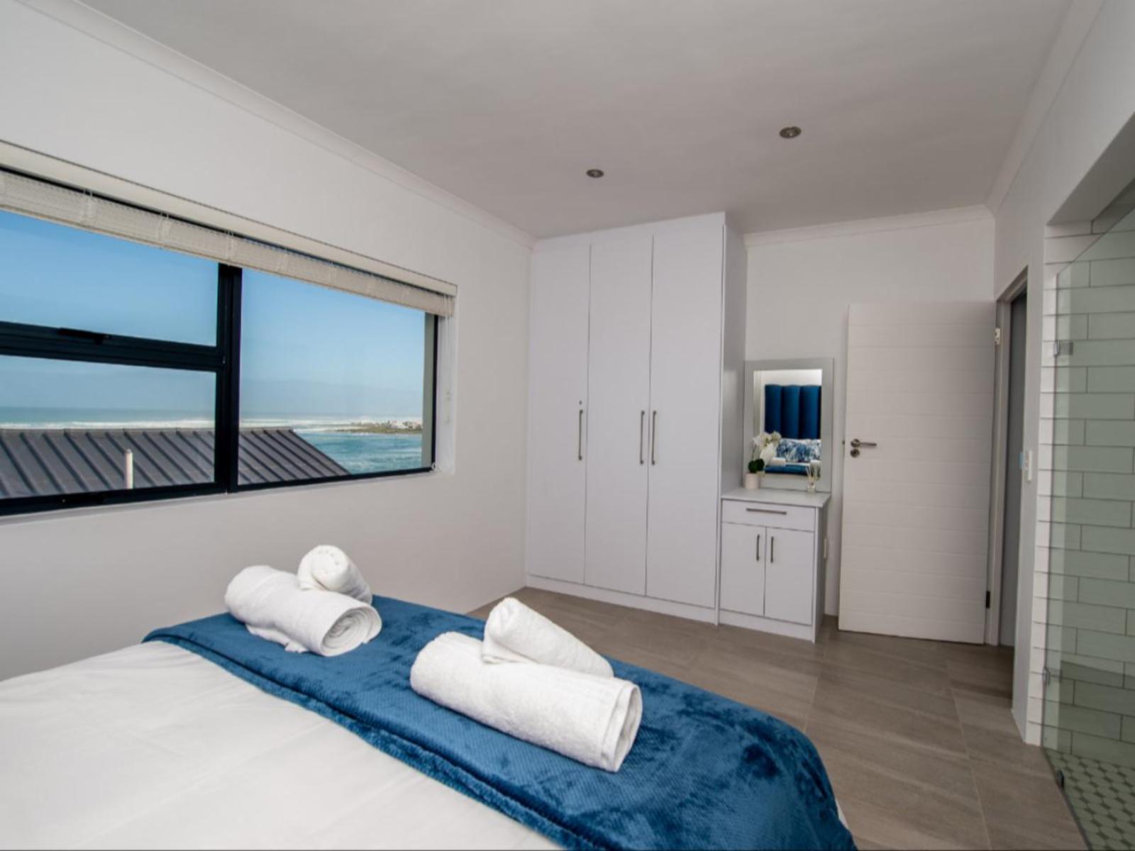 Room 2 — Photo of the whole room