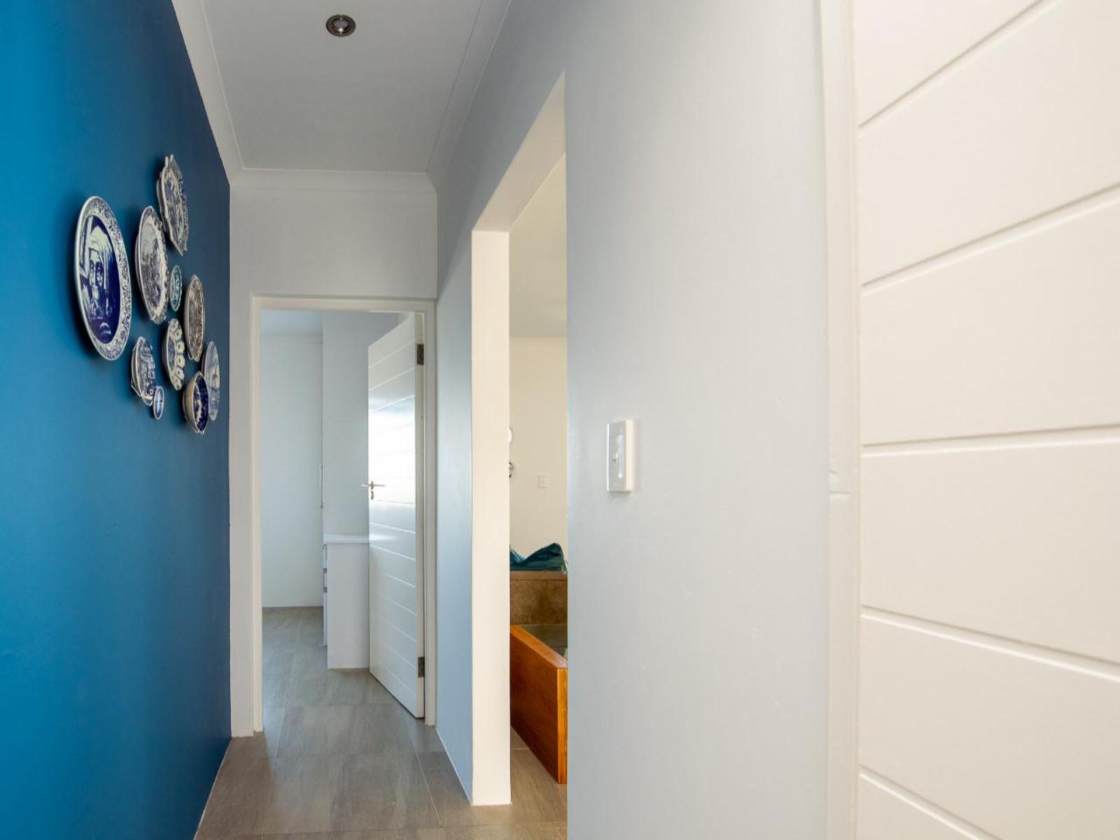 Room 2 — Decorative detail