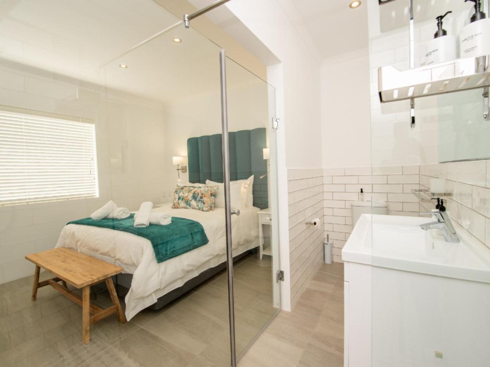 Room 2 — Photo of the whole room