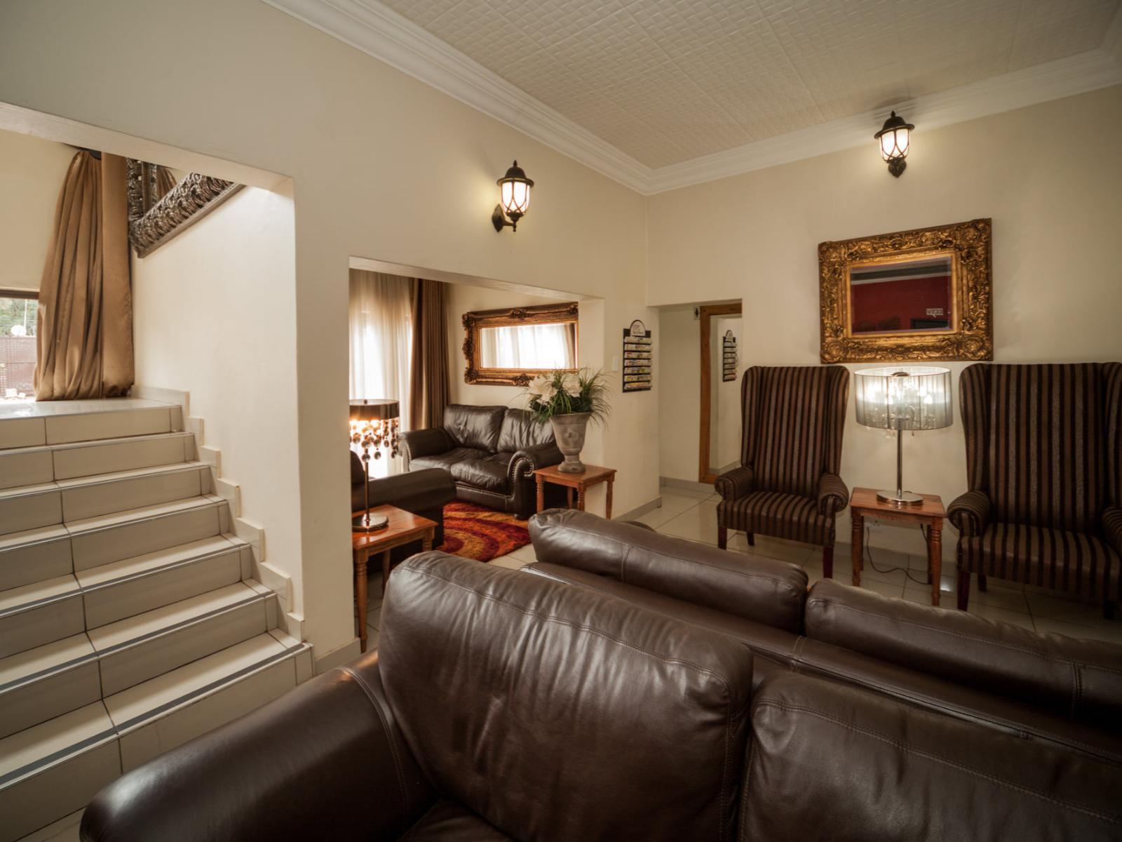 Communal lounge/ TV room