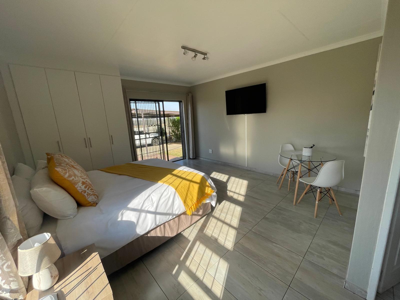 Room 1 — Photo of the whole room