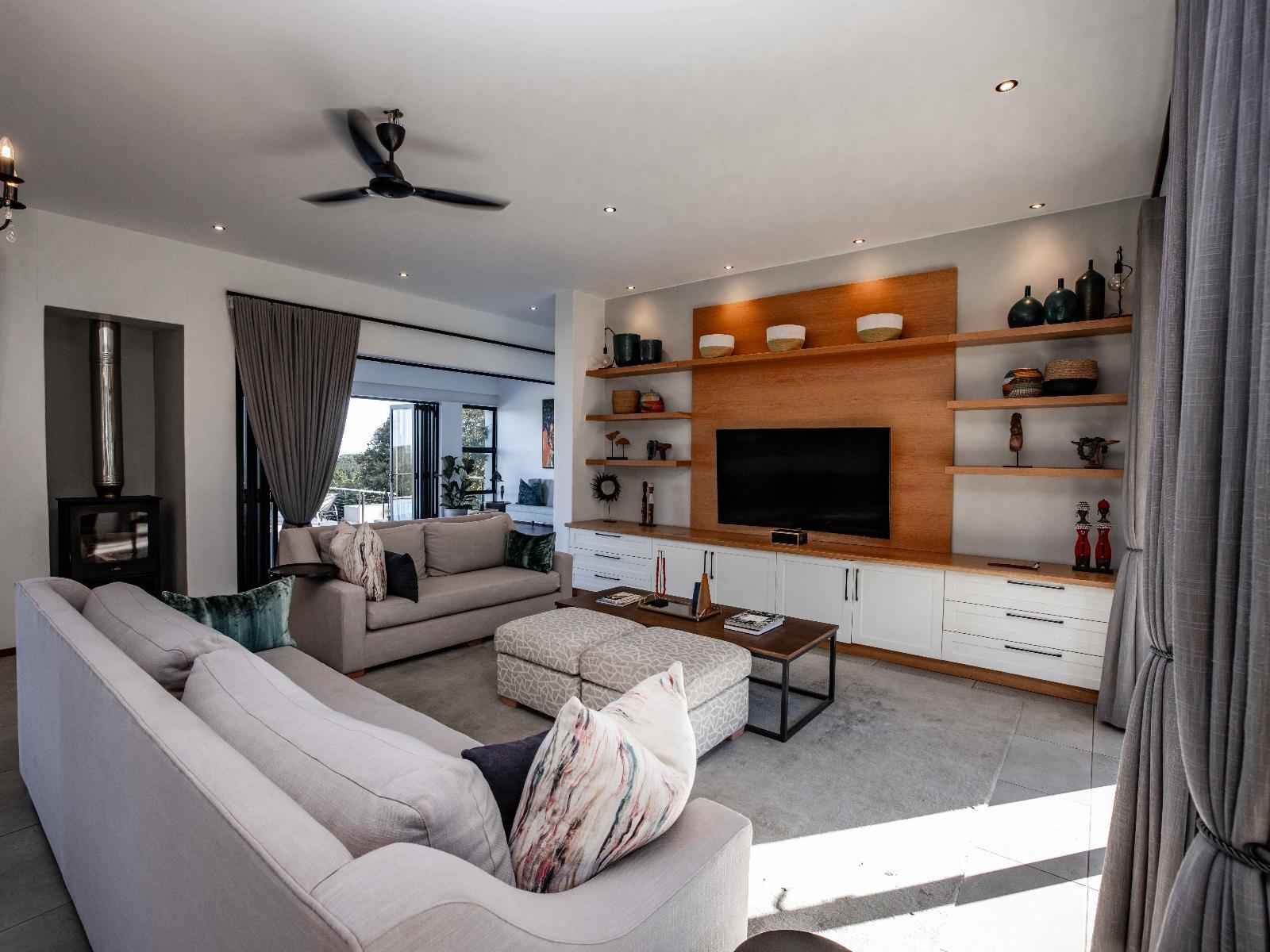 Room 4 — Communal lounge/ TV room