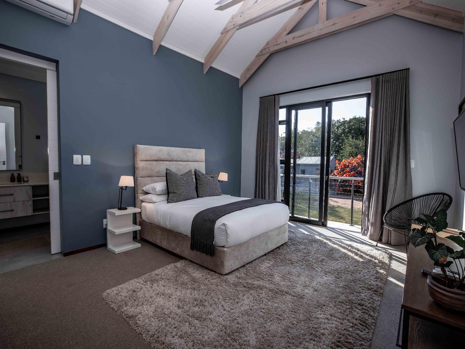 Room 4 — Bed