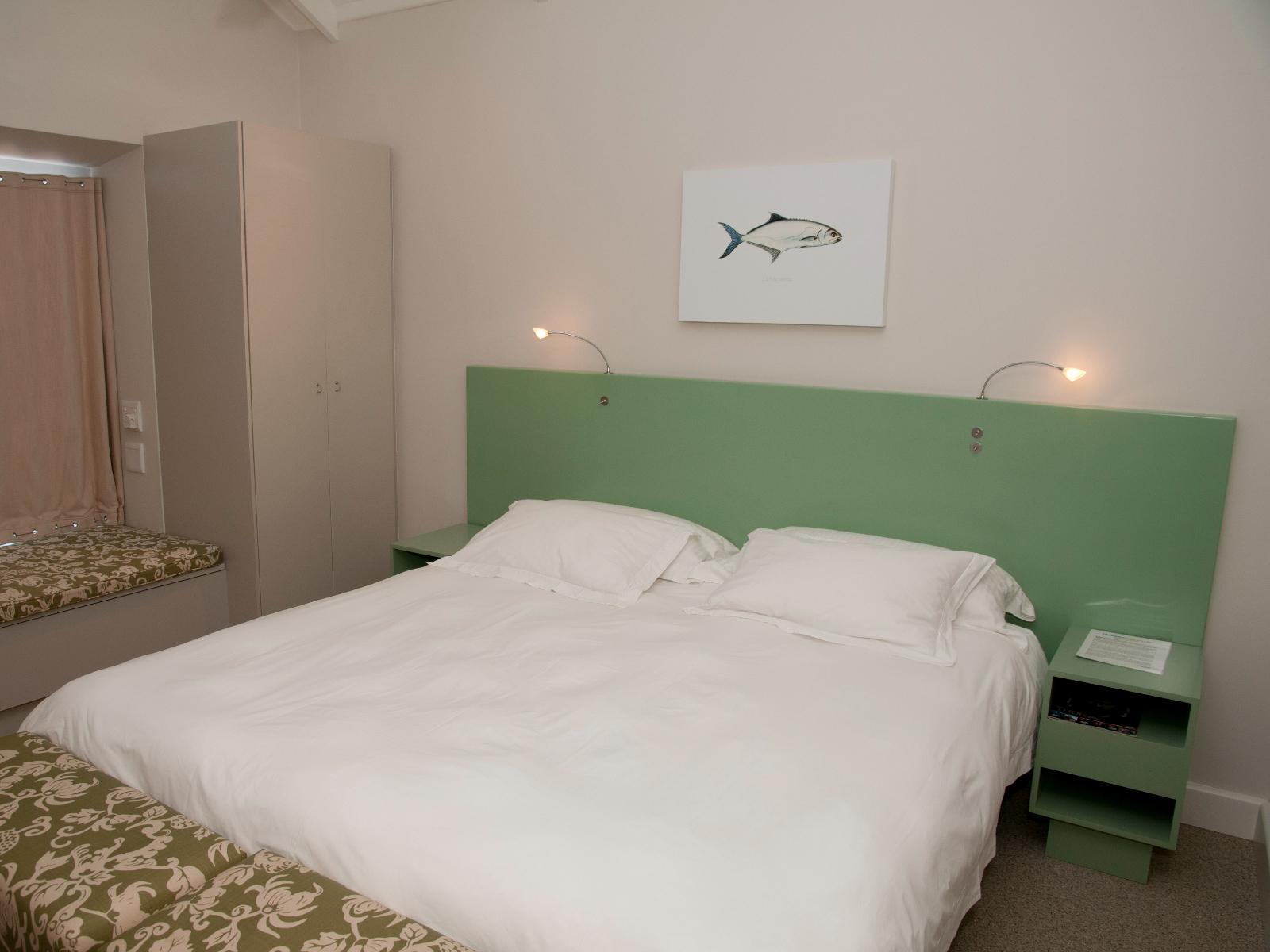 Room 1 — Photo of the whole room