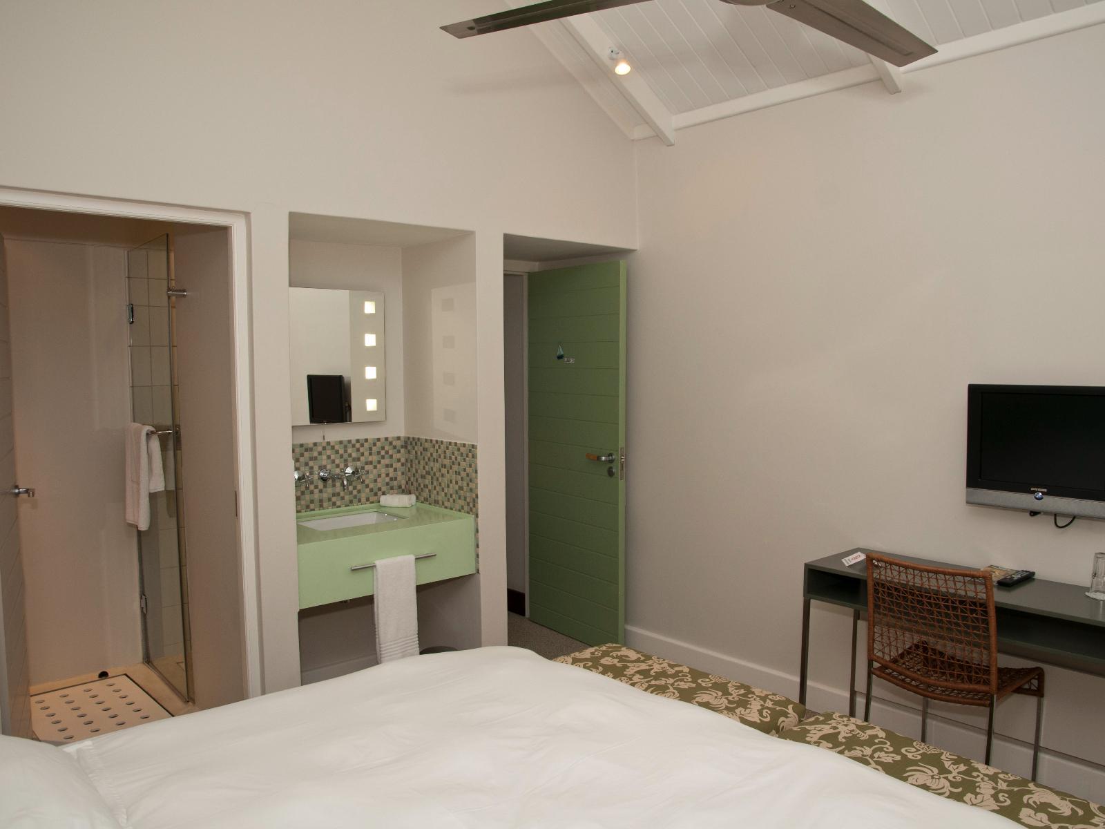 Room 1 — Photo of the whole room