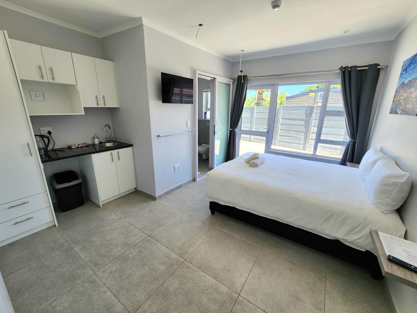 Room 4 — Photo of the whole room