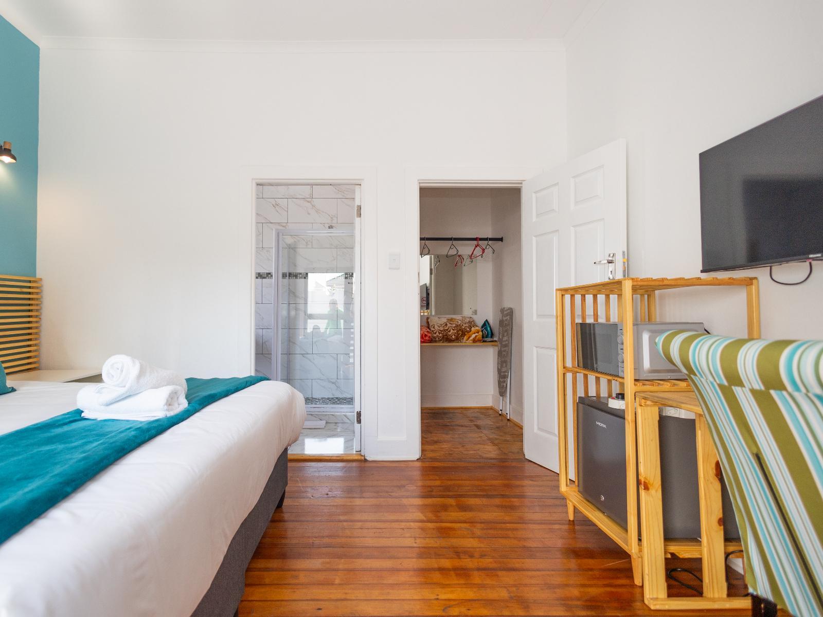 Room 1 — Photo of the whole room
