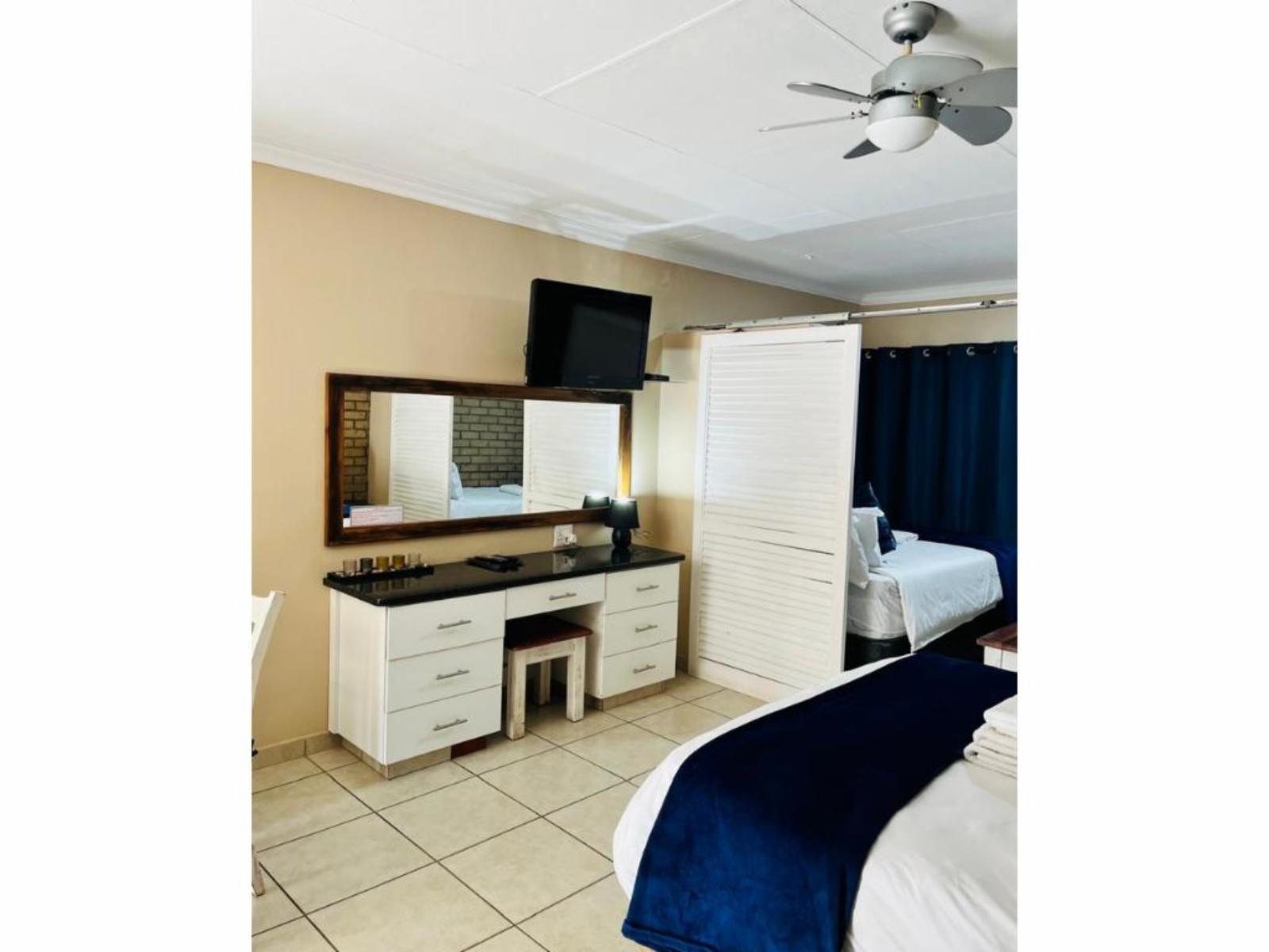 Room 2 — Communal lounge/ TV room