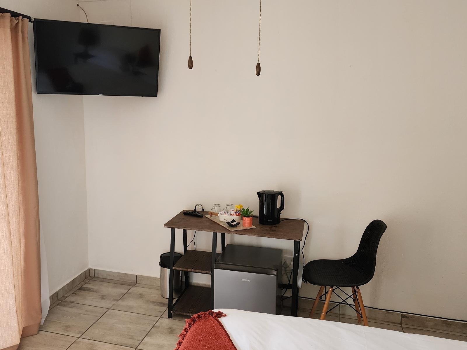 Room 1 — Photo of the whole room