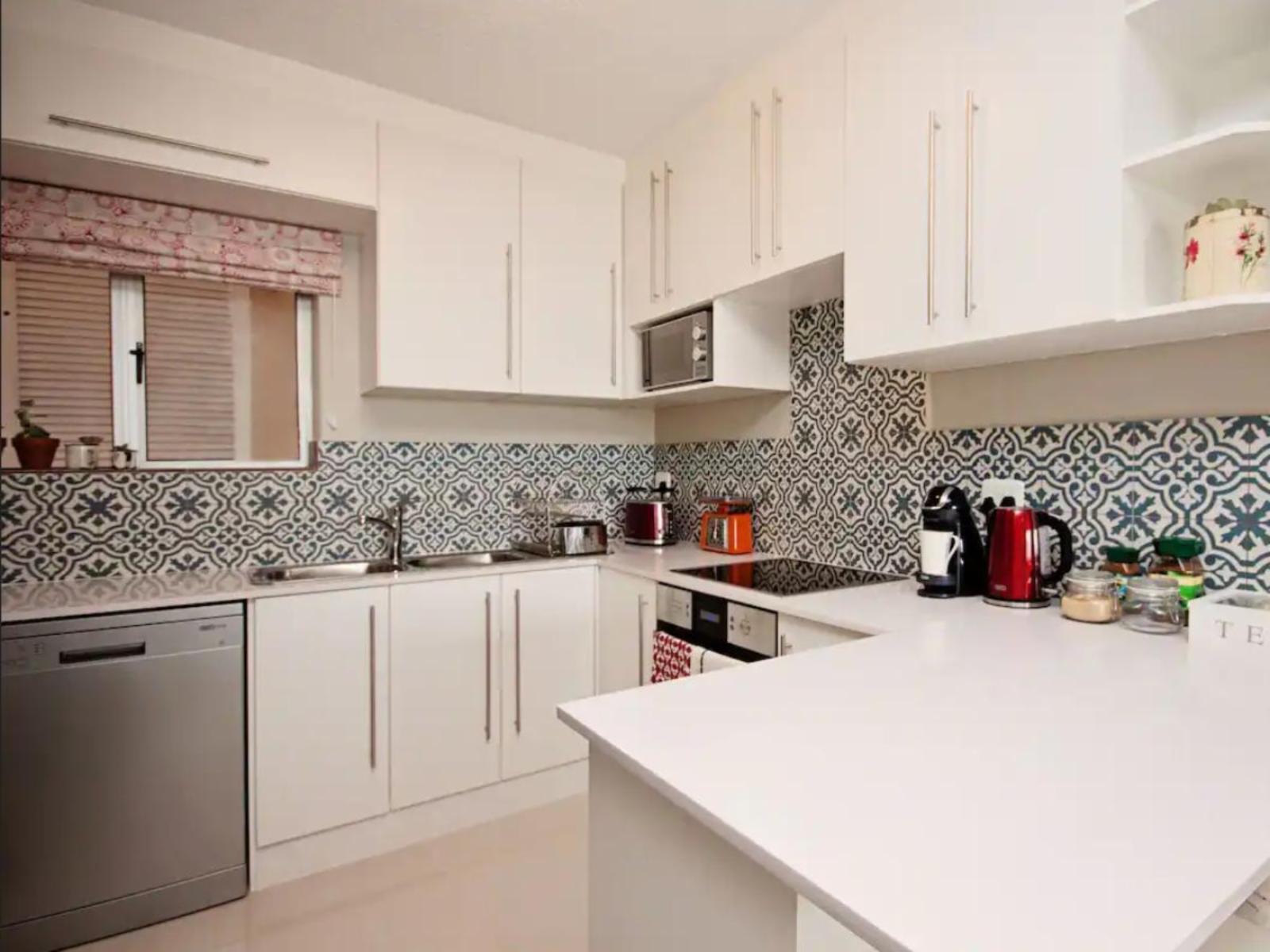 Room 1 — Kitchenette