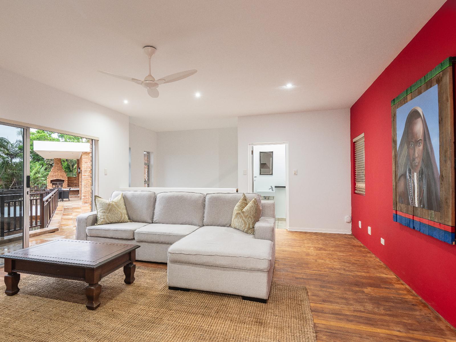 Communal lounge/ TV room