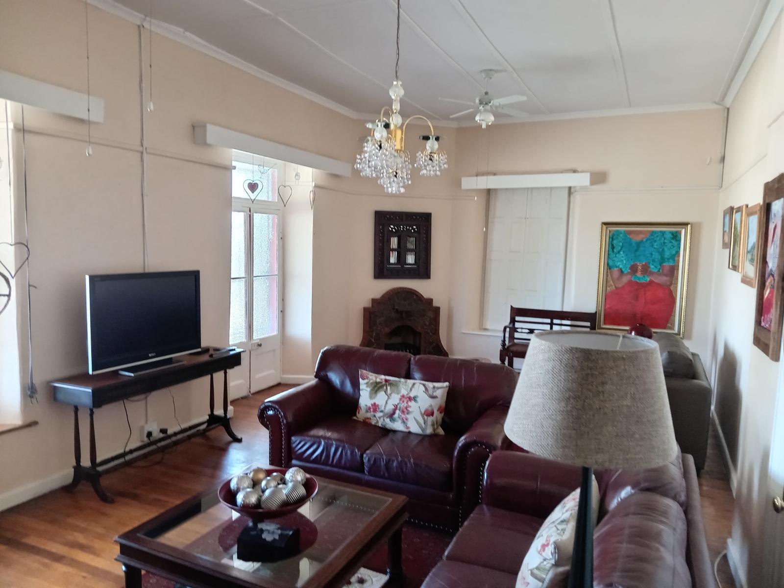 Communal lounge/ TV room