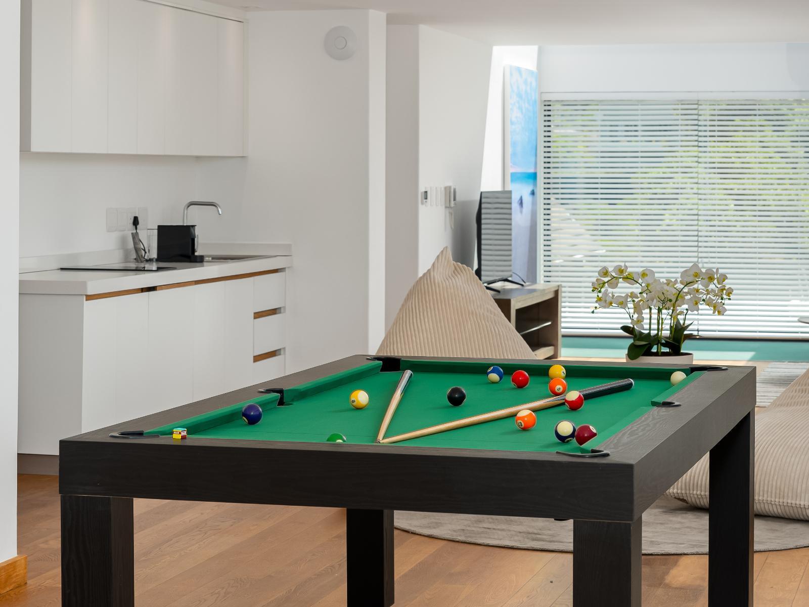 Communal lounge/ TV room