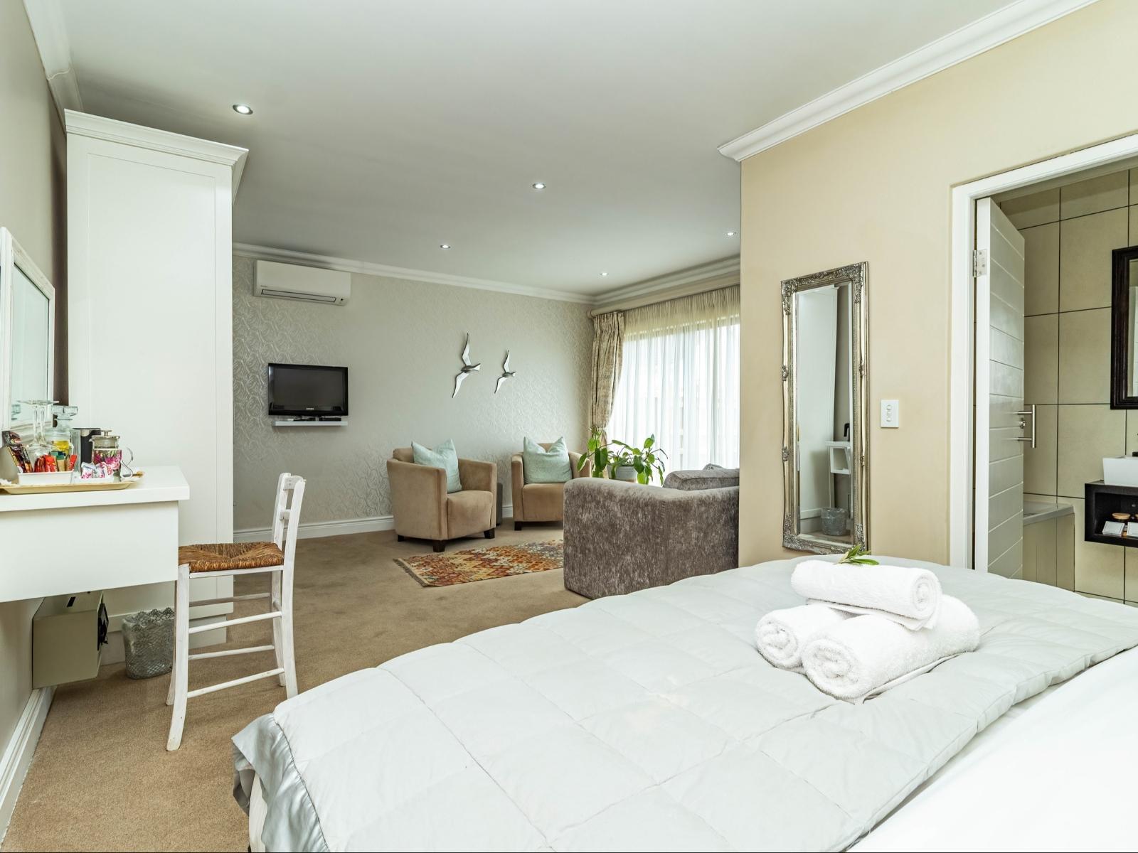 Room 2 — Photo of the whole room