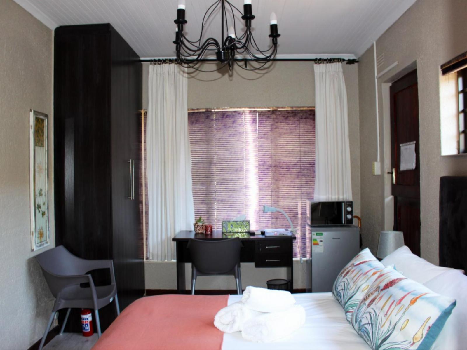 Room 1 — Photo of the whole room