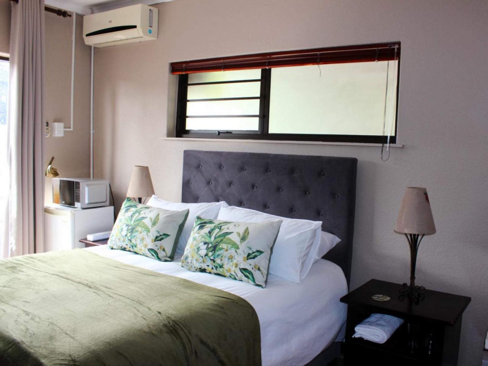 Room 2 — Photo of the whole room