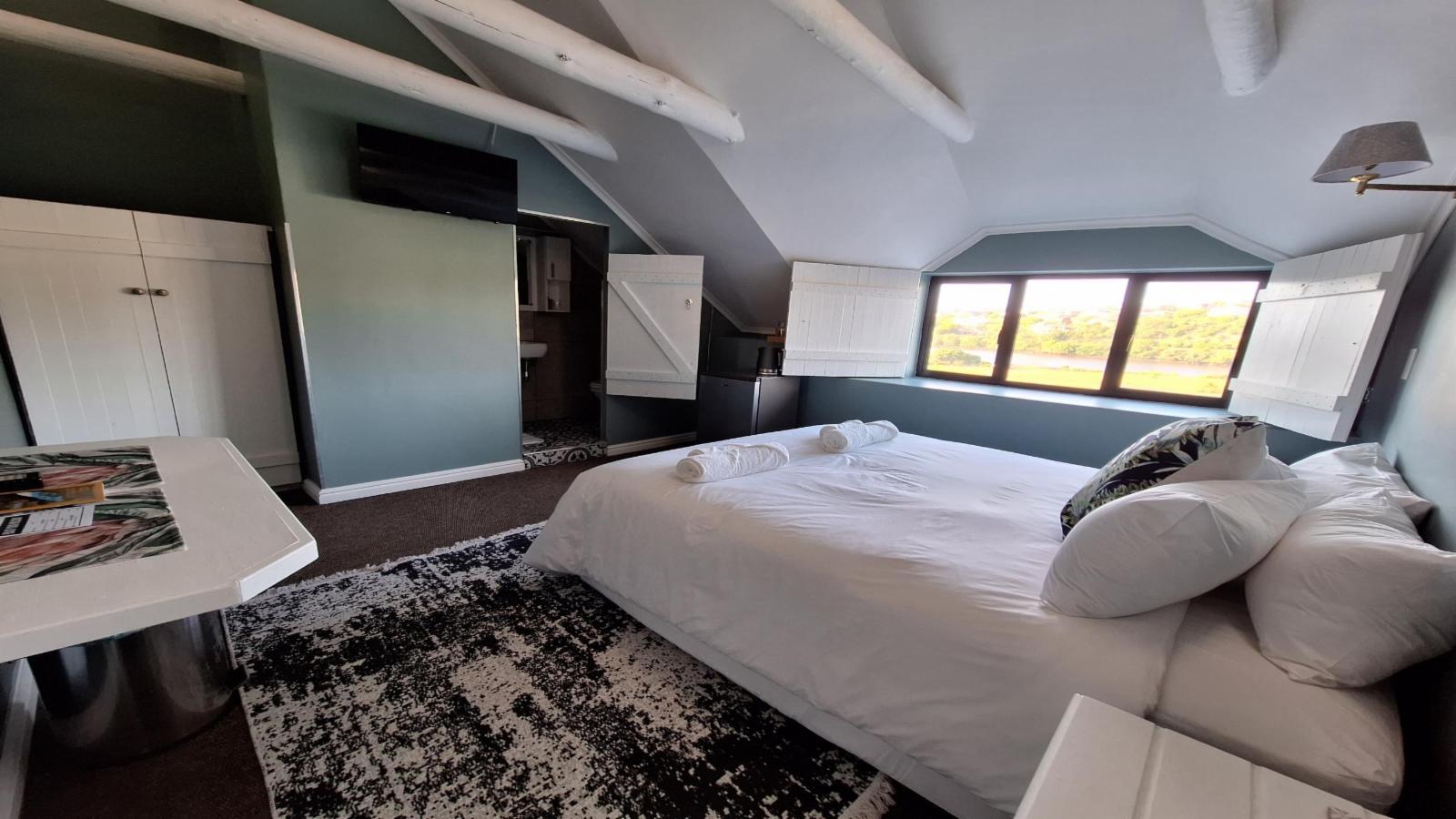 Room 1 — Photo of the whole room