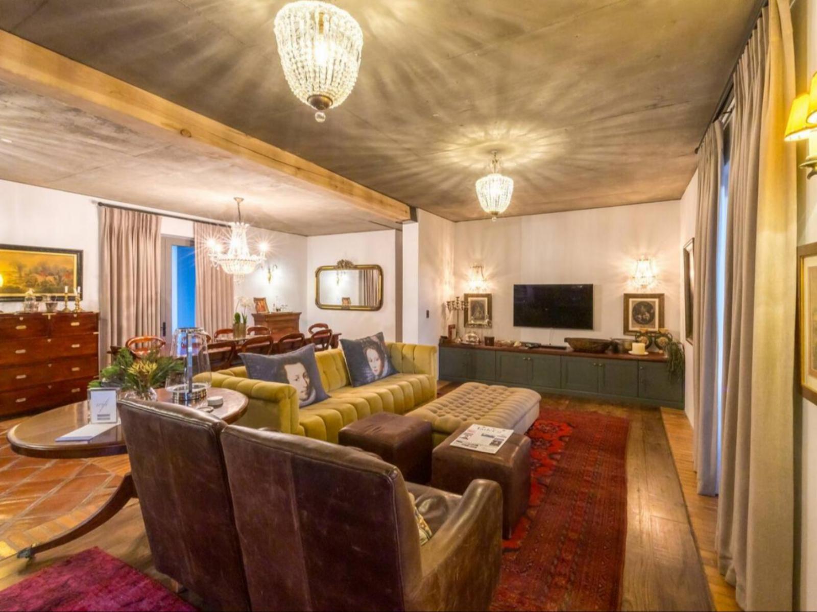 Communal lounge/ TV room
