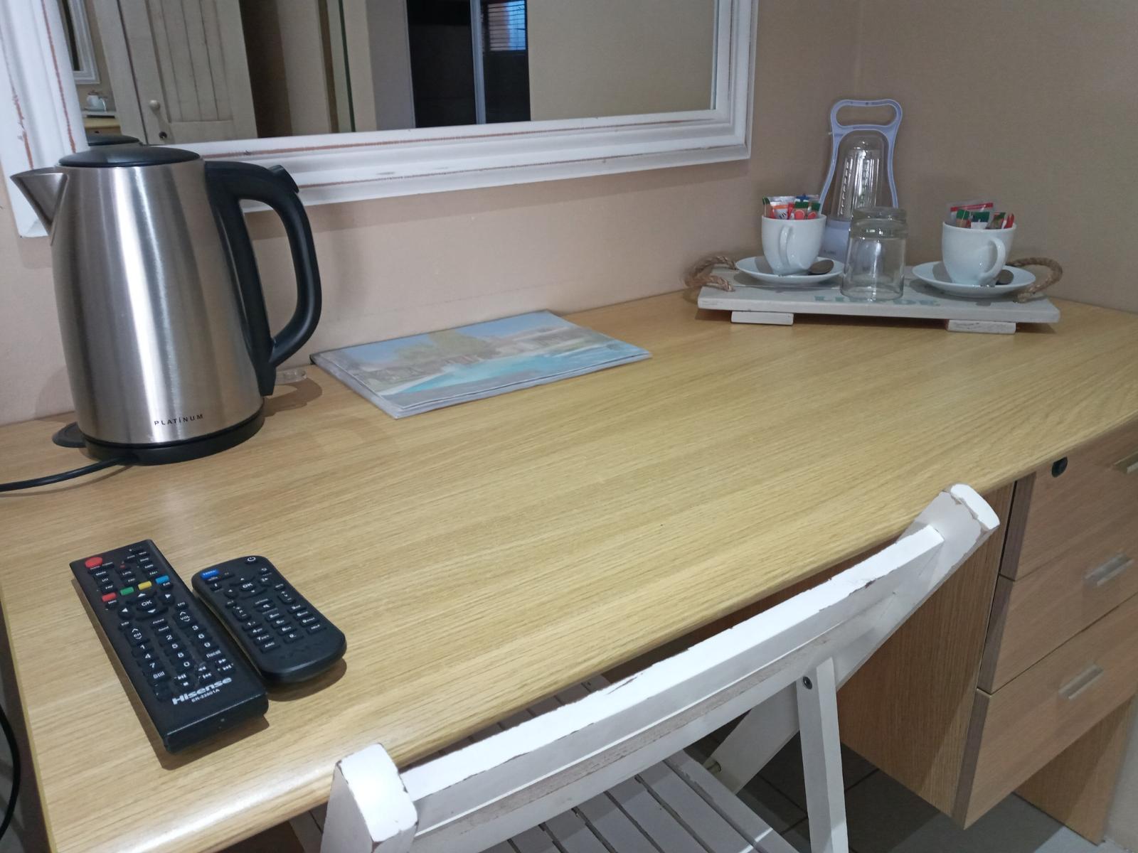 Room 1 — Coffee/tea facilities