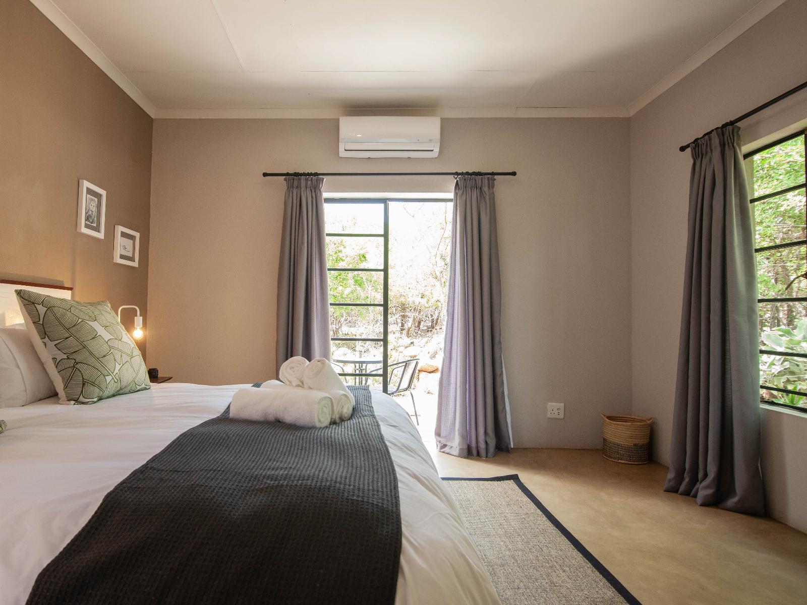 Room 1 — Photo of the whole room