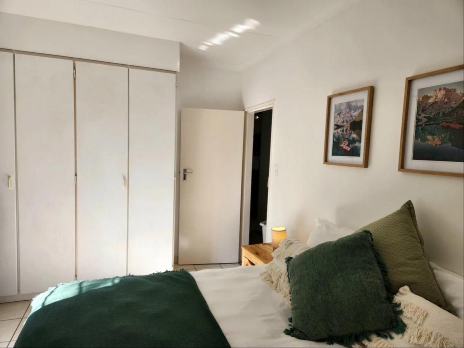 Room 1 — Photo of the whole room