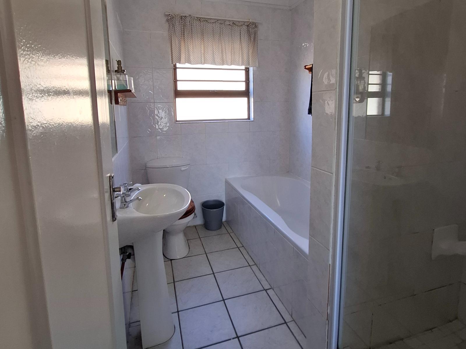 Room 10 — Bathroom