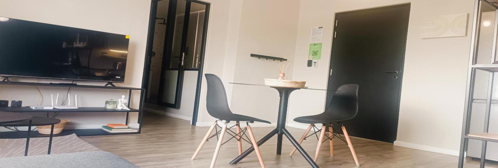 Room 1 — Communal lounge/ TV room