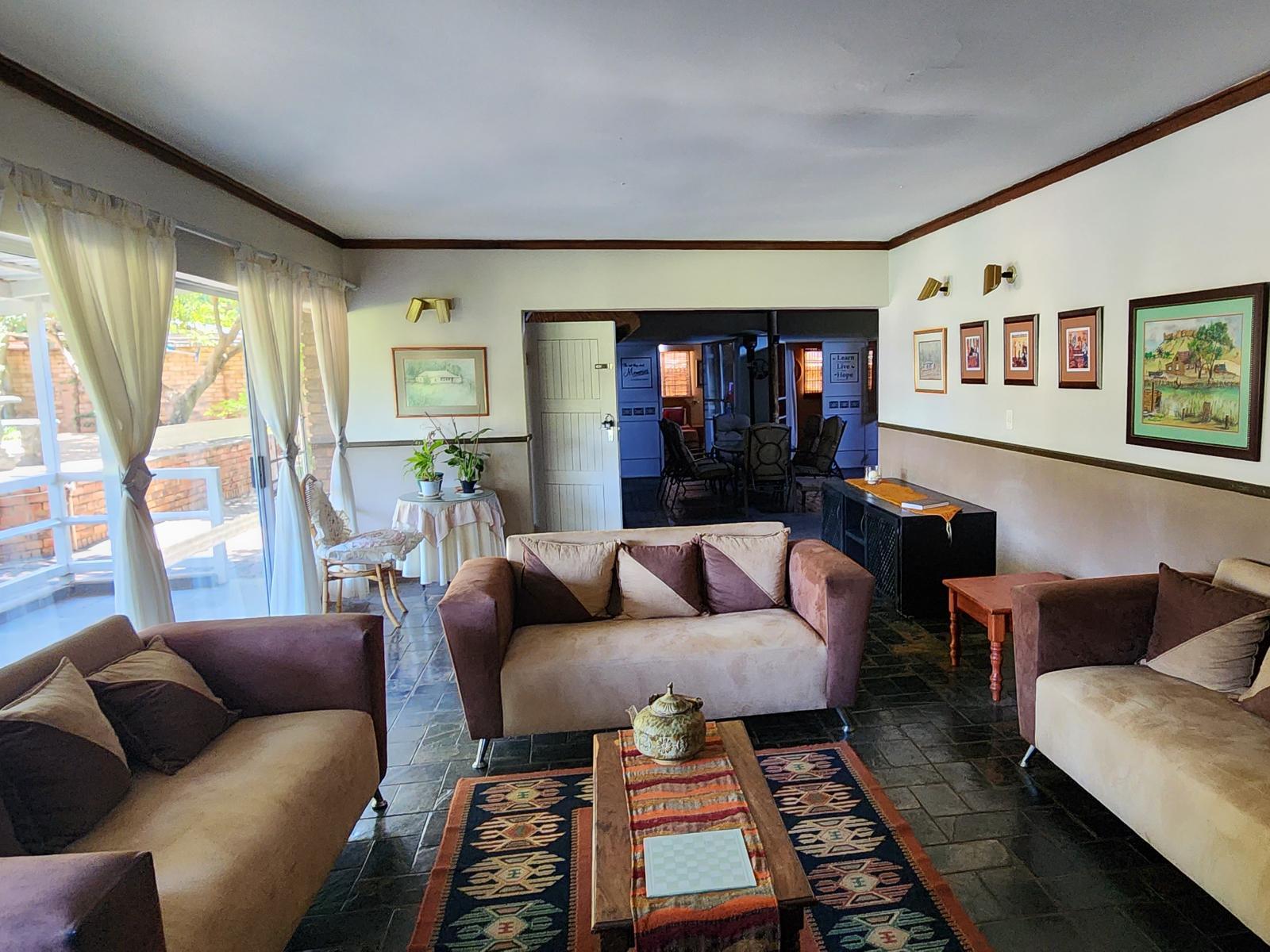 Communal lounge/ TV room