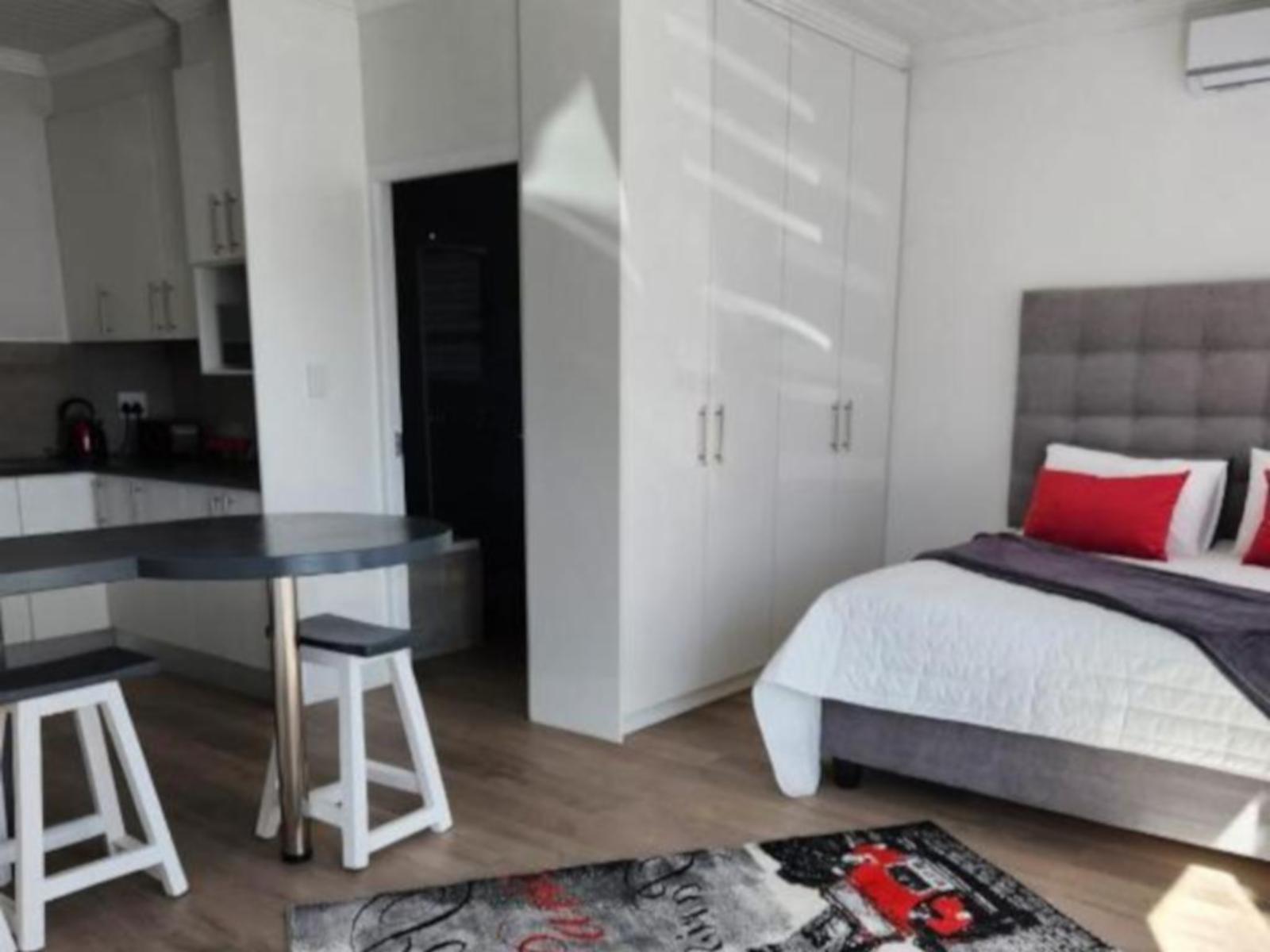 Room 1 — Photo of the whole room