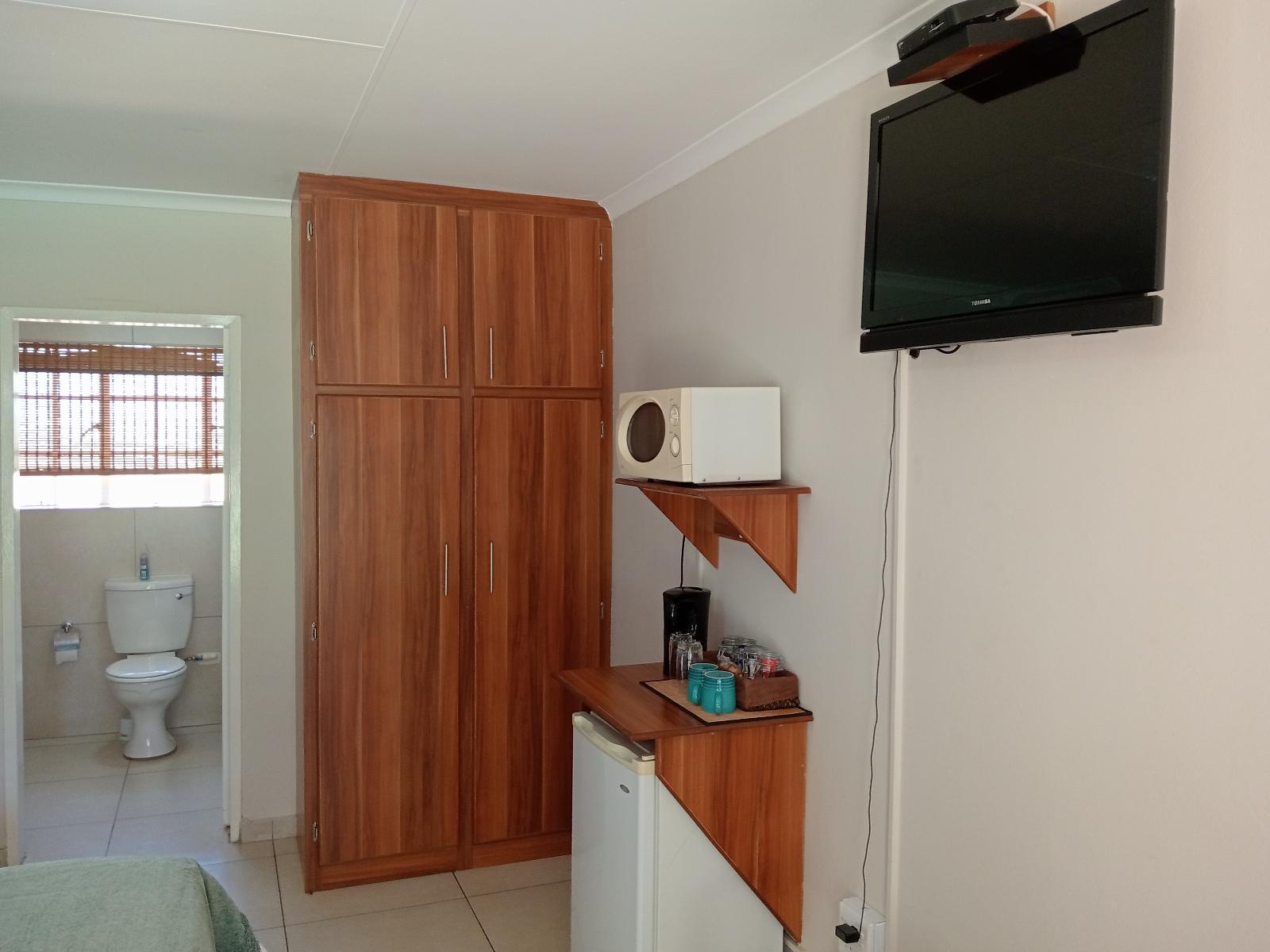 Room 1 — Coffee/tea facilities