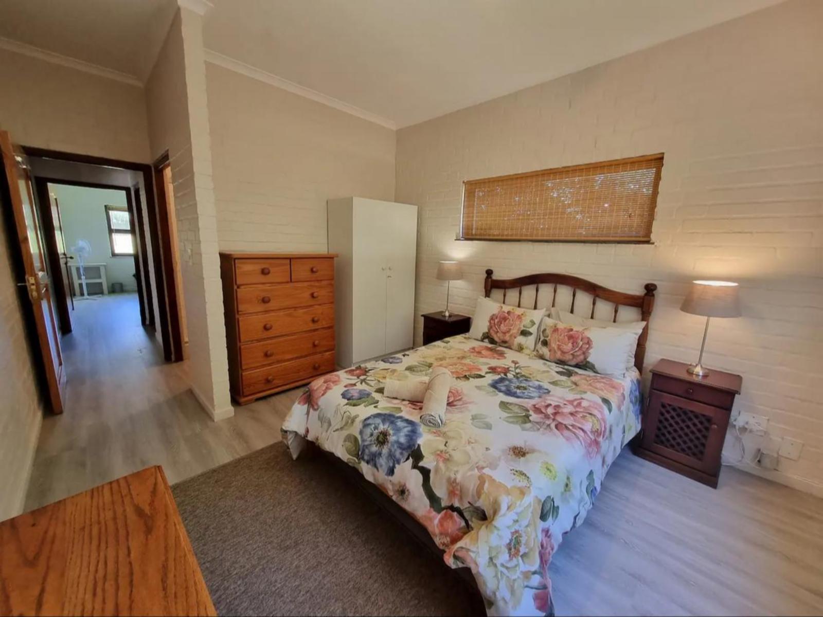 Room 1 — Photo of the whole room