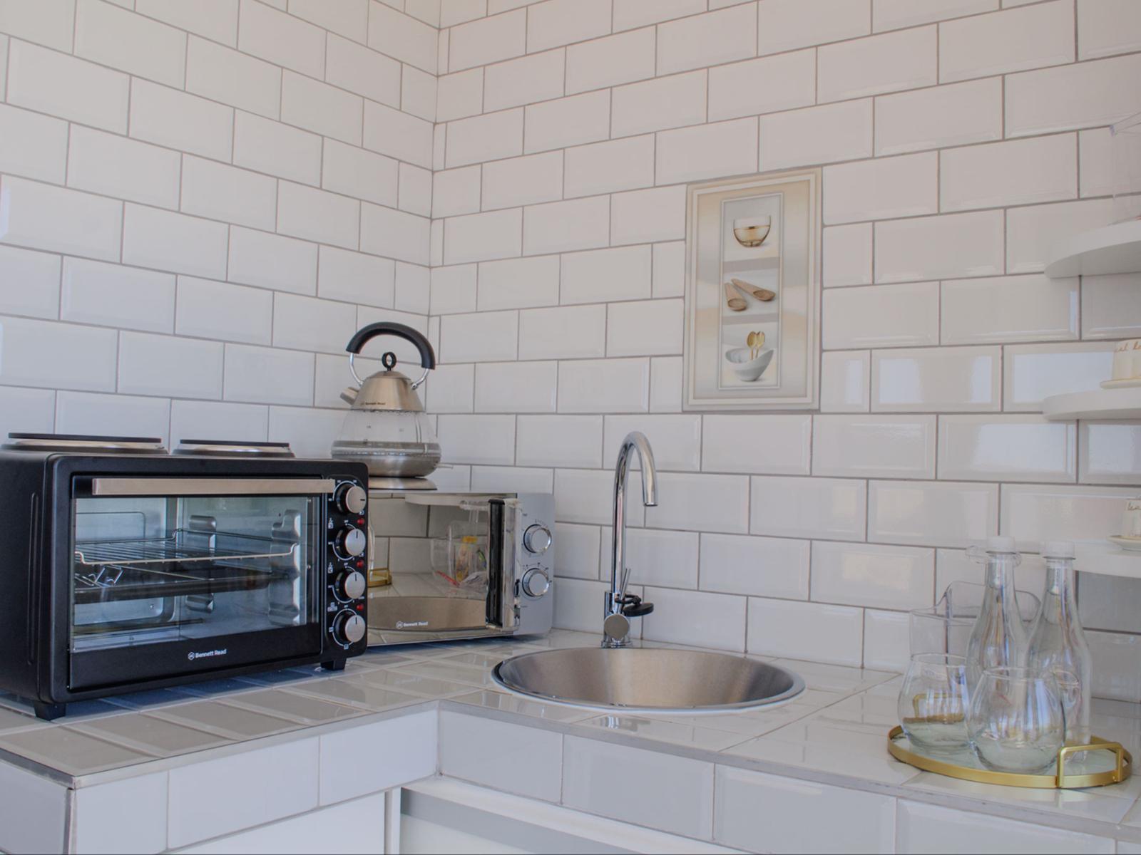 Room 1 — Kitchenette
