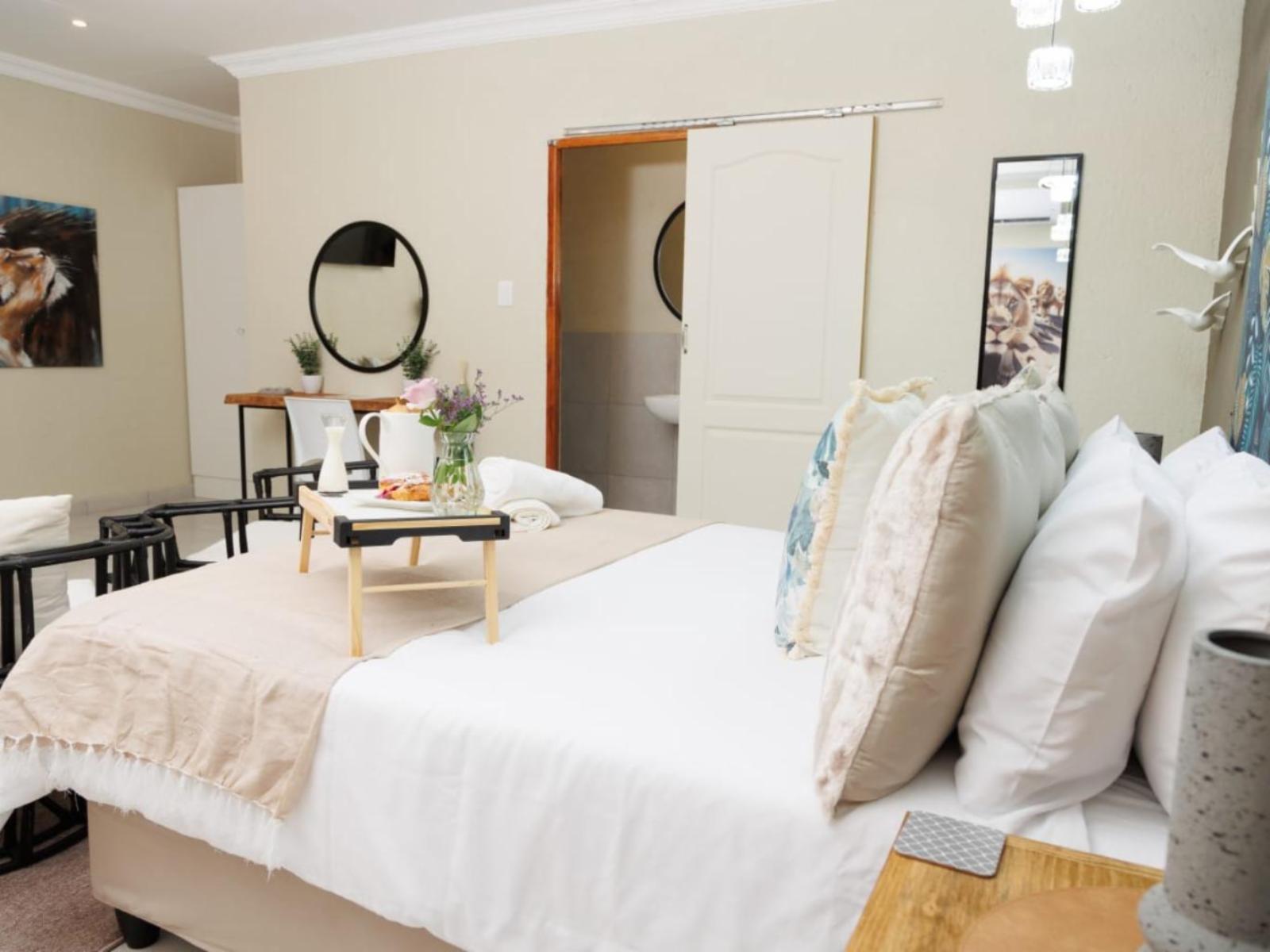 Room 1 — Photo of the whole room
