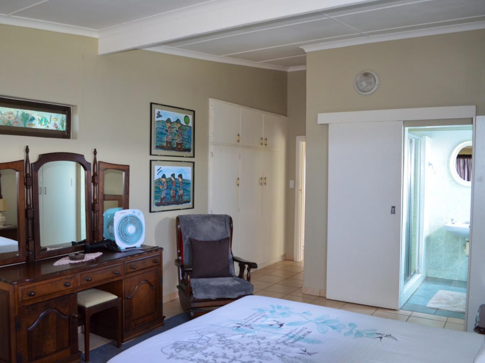 Room 1 — Photo of the whole room
