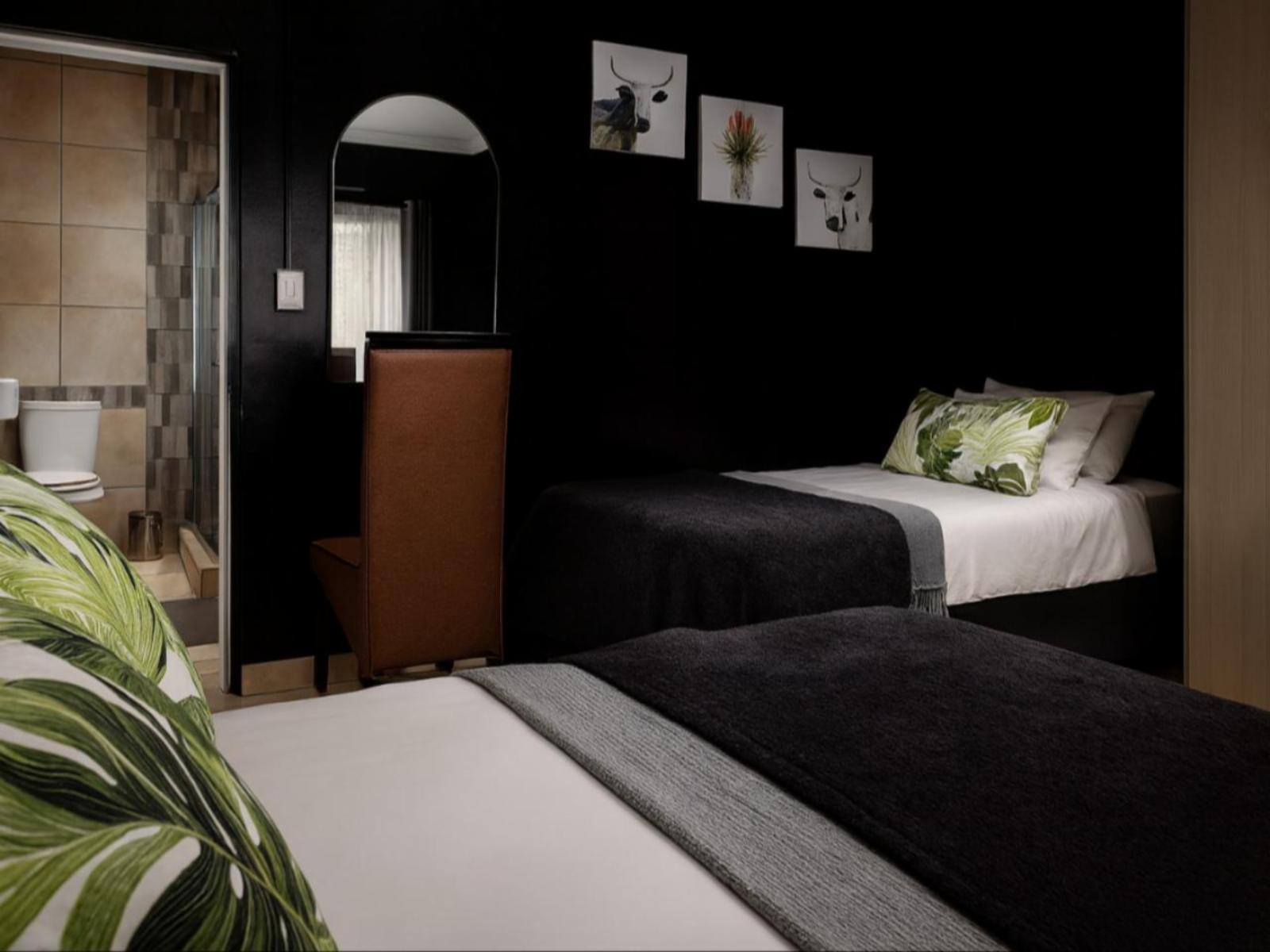 Room 4 — Photo of the whole room