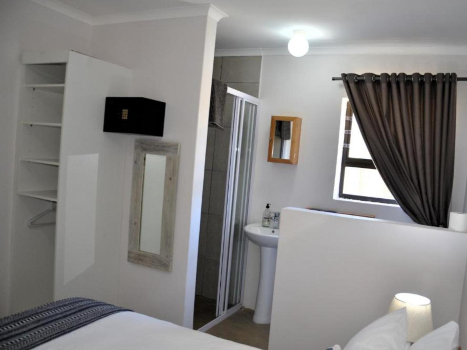 Room 1 — Photo of the whole room